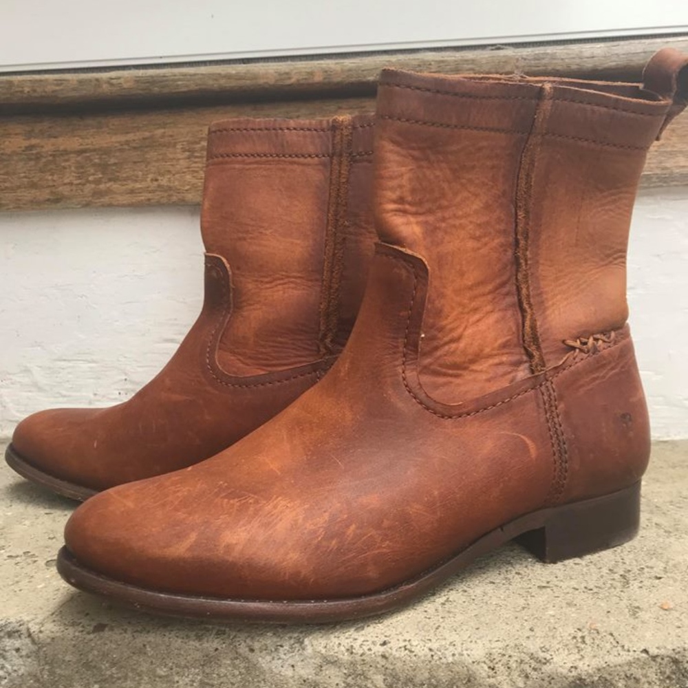 Women's 8 Frye Booties